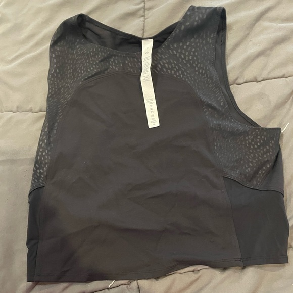 Lululemon Nulu and Mesh Yoga Tank Top size 8 New without tag - Picture 4 of 6